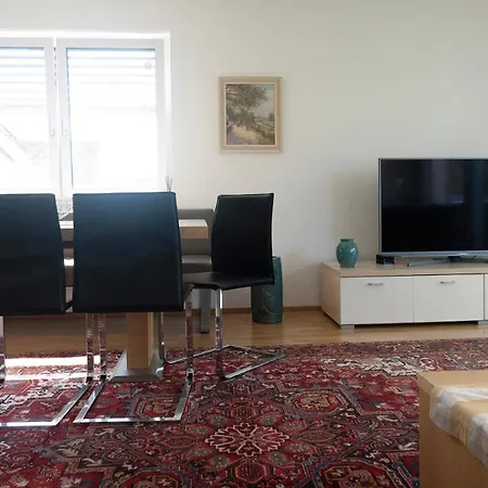 Mit Garten Διαμέρισμα