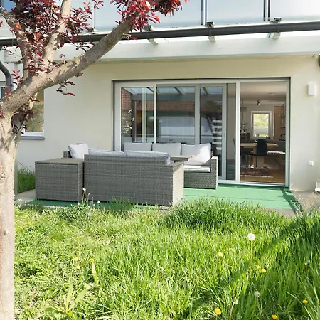 Mit Garten *