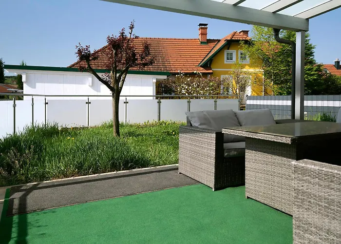 Mit Garten Апартаменты Dobl-Zwaring